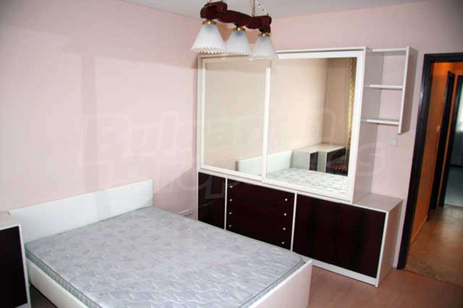 Gallery Picture 4