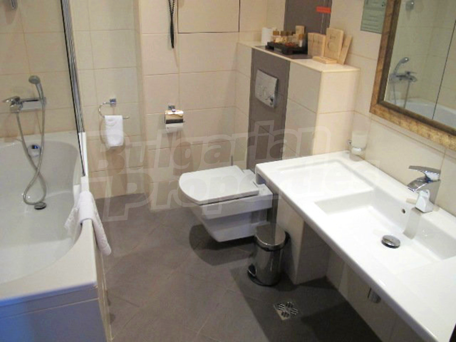 Gallery Picture 33