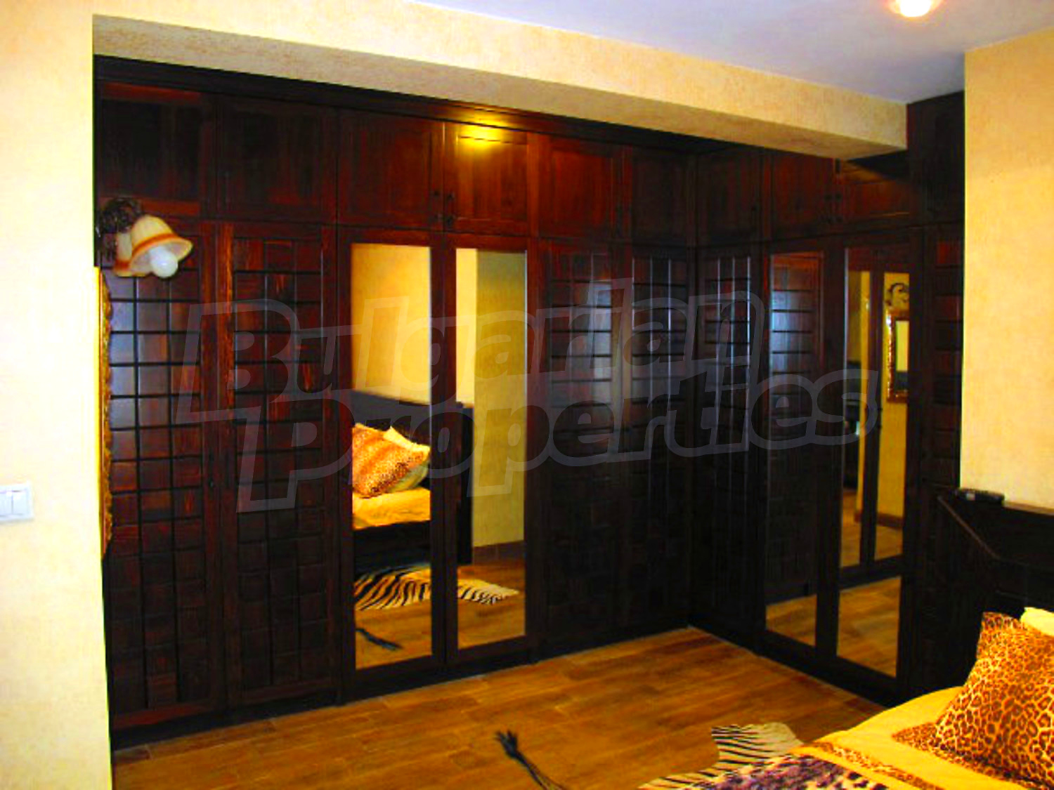 Gallery Picture 35