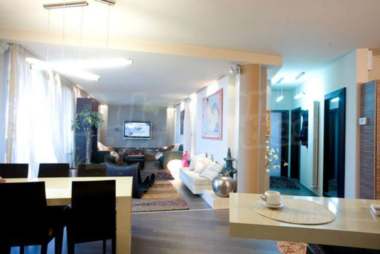 Gallery Picture 10