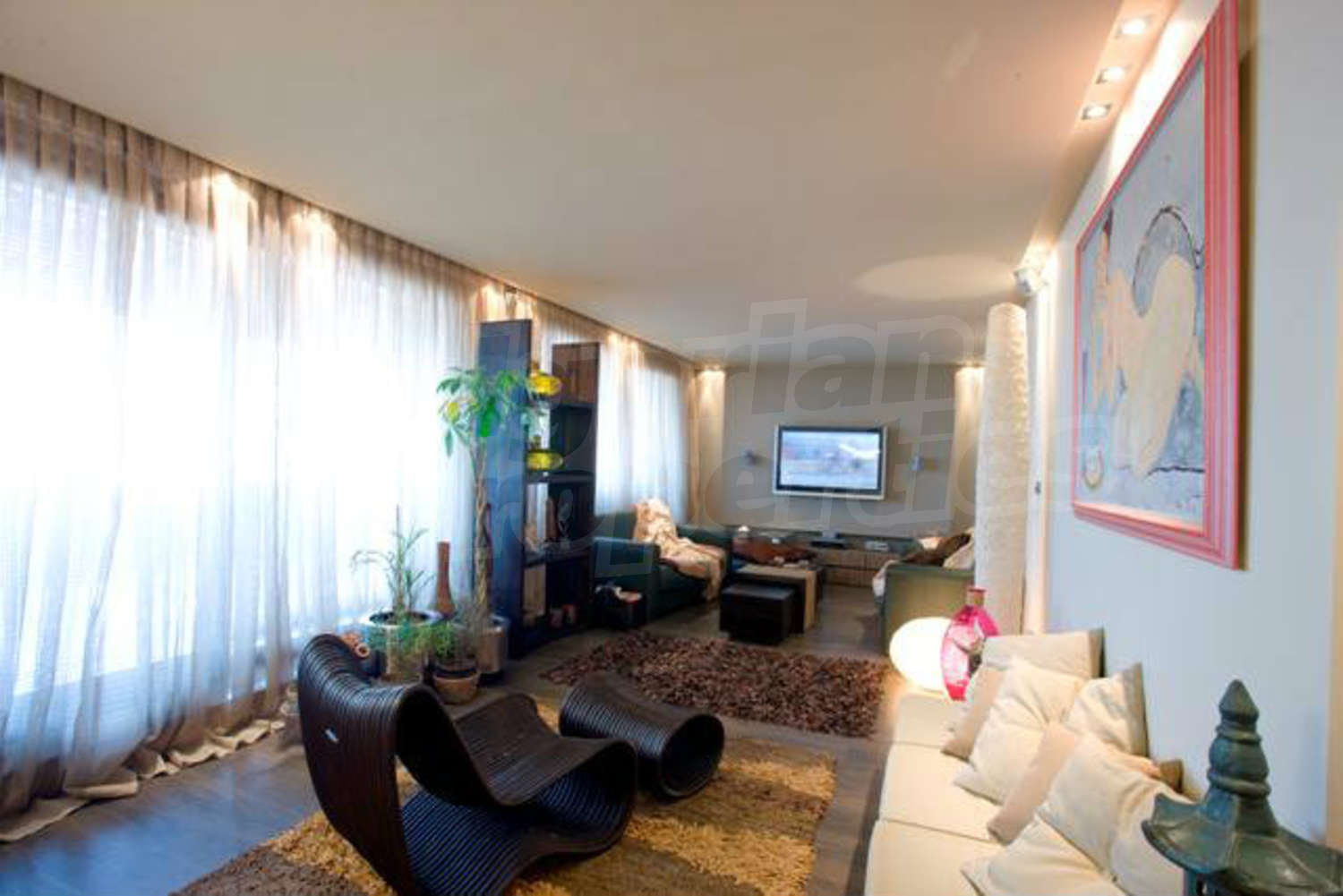 Gallery Picture 5