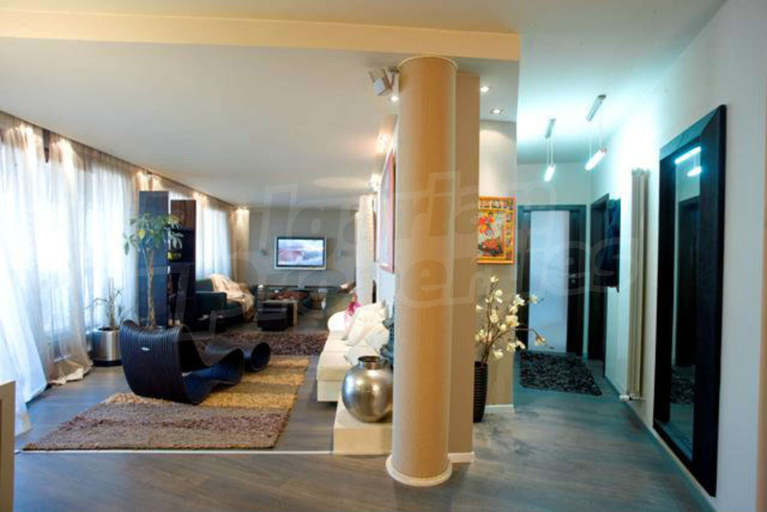 Gallery Picture 9