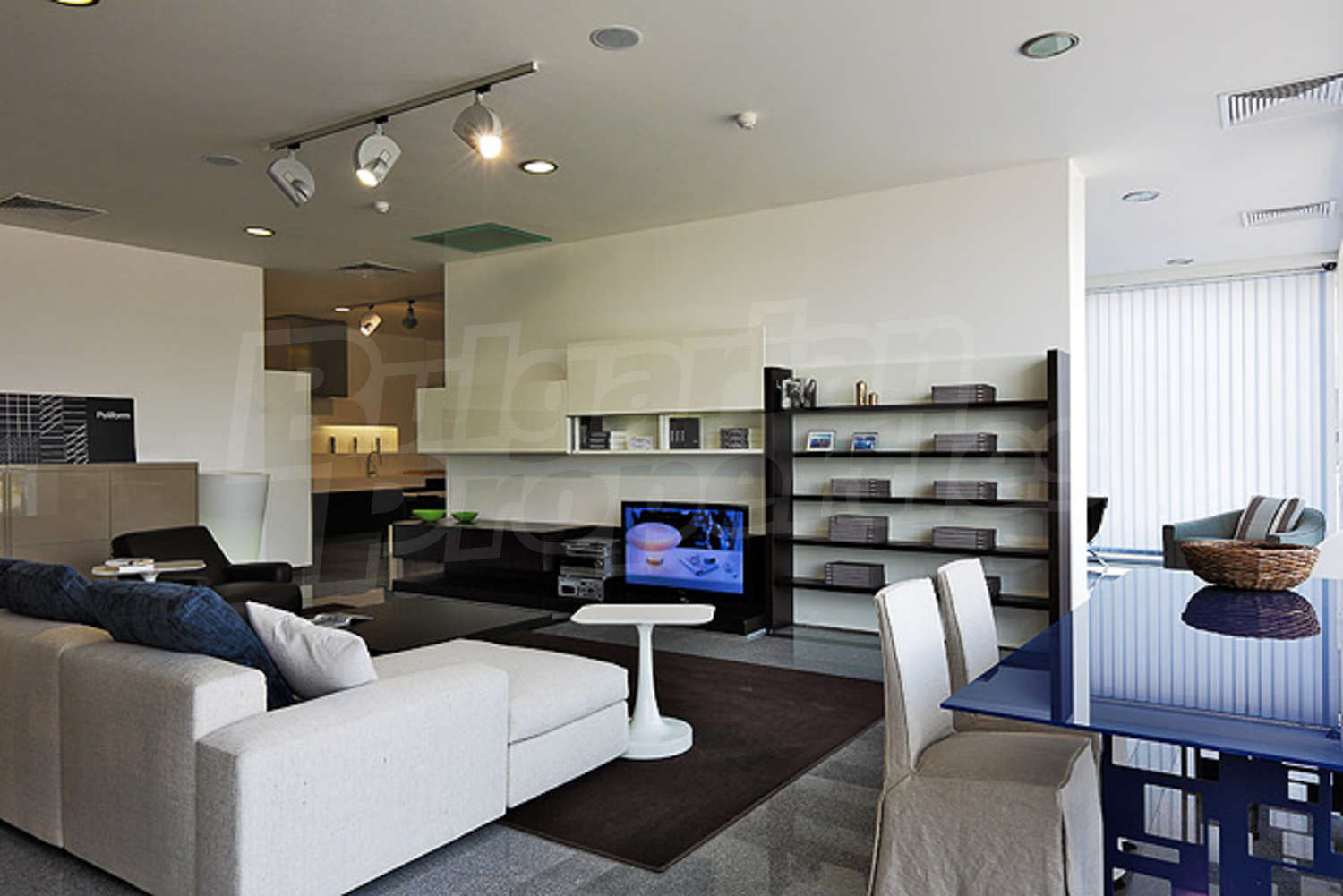 Gallery Picture 33