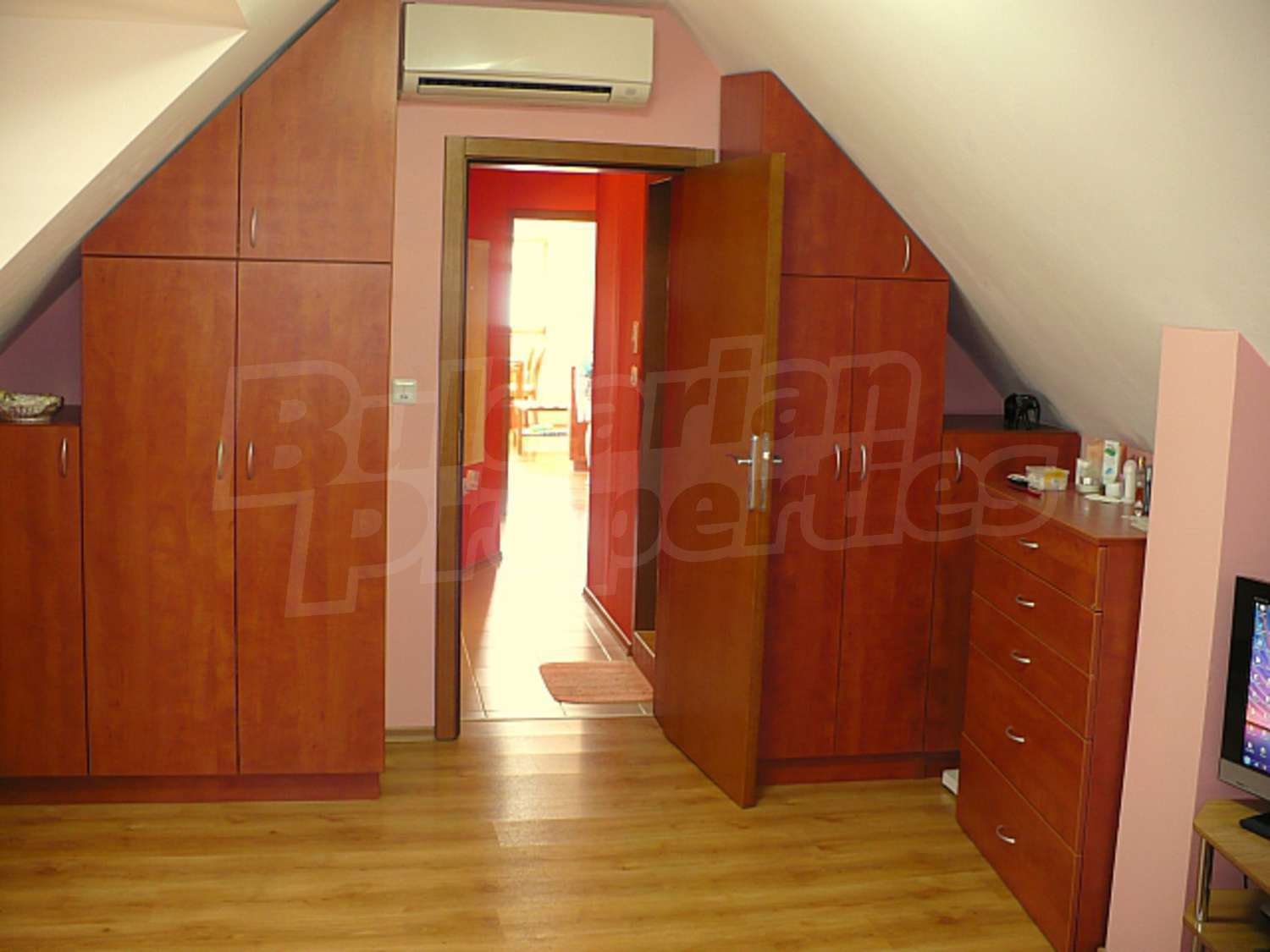 Gallery Picture 19