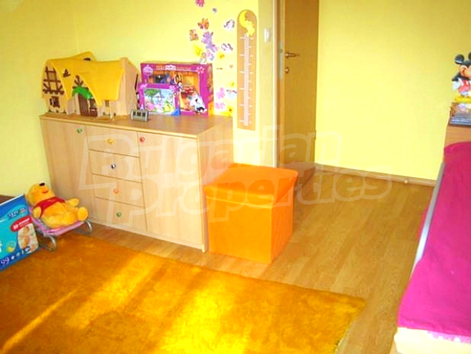 Gallery Picture 12