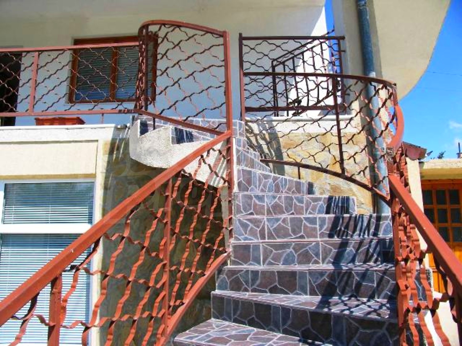 Gallery Picture 35