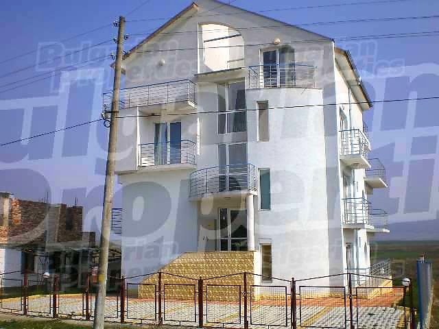 Gallery Picture 2
