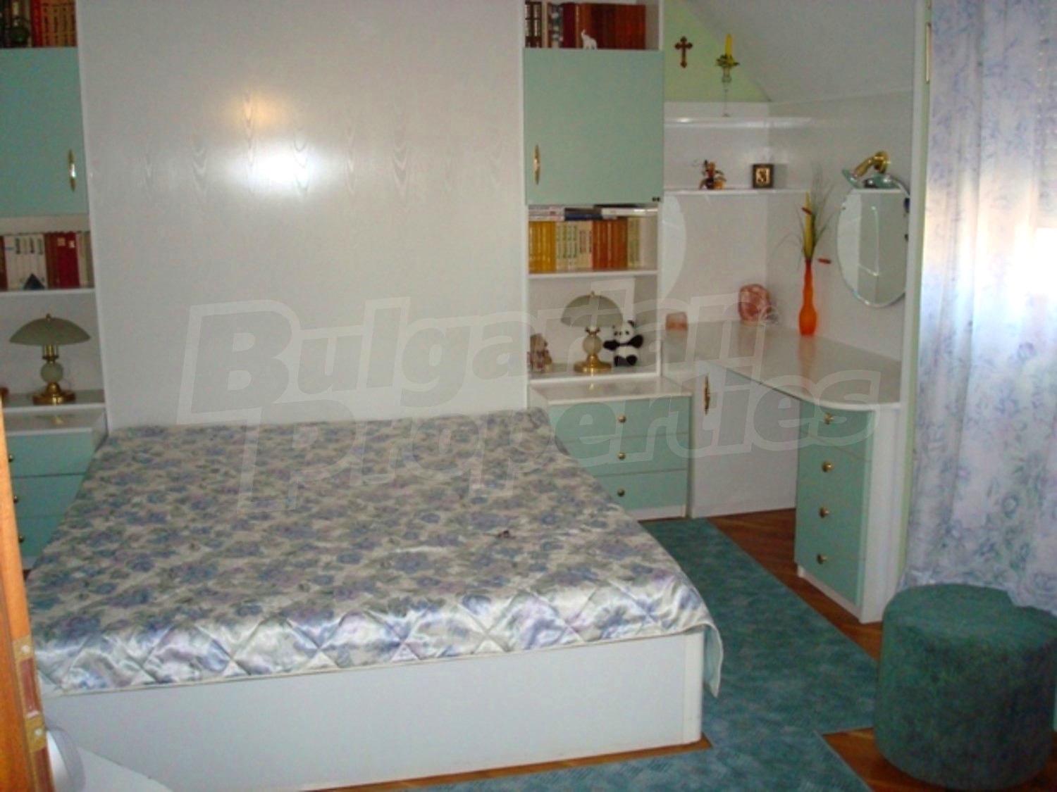 Gallery Picture 10