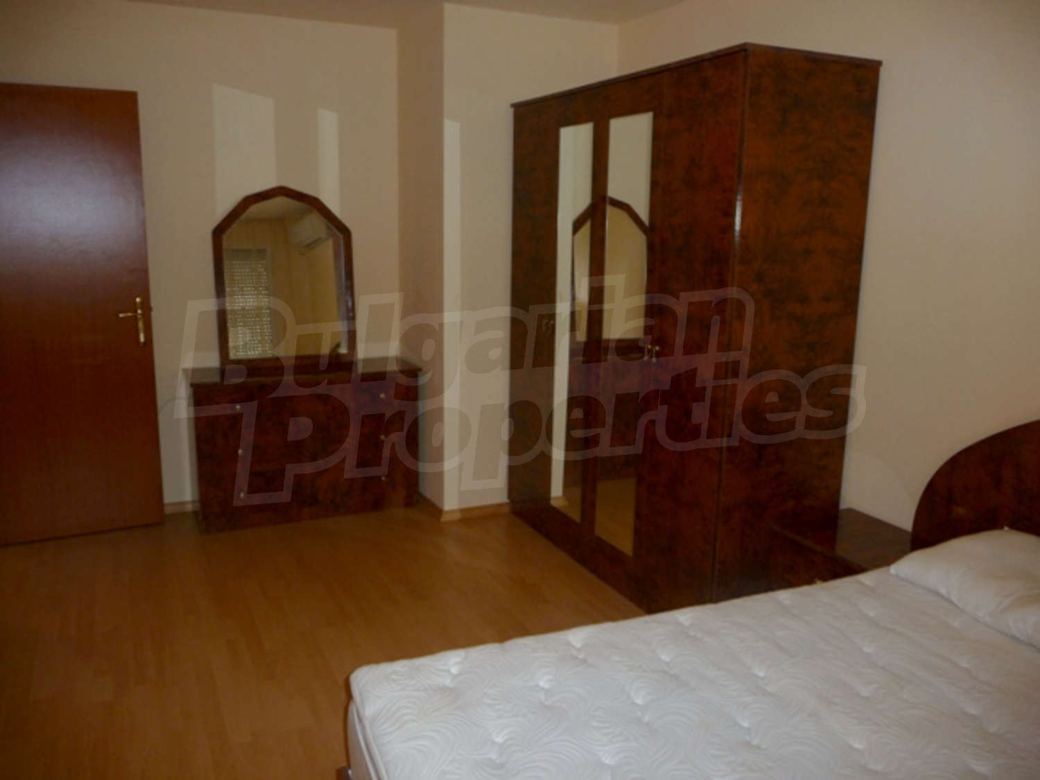 Gallery Picture 9