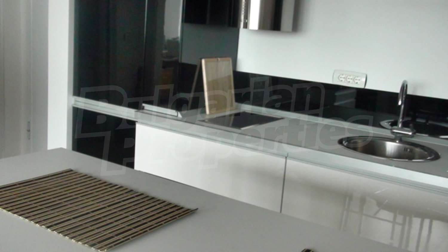 Gallery Picture 10