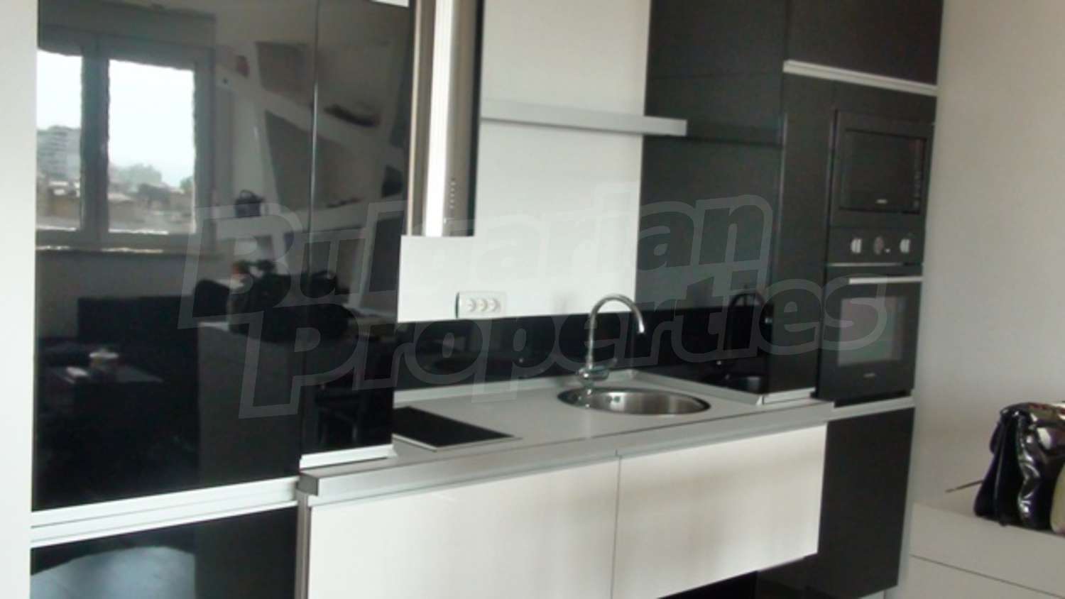 Gallery Picture 6