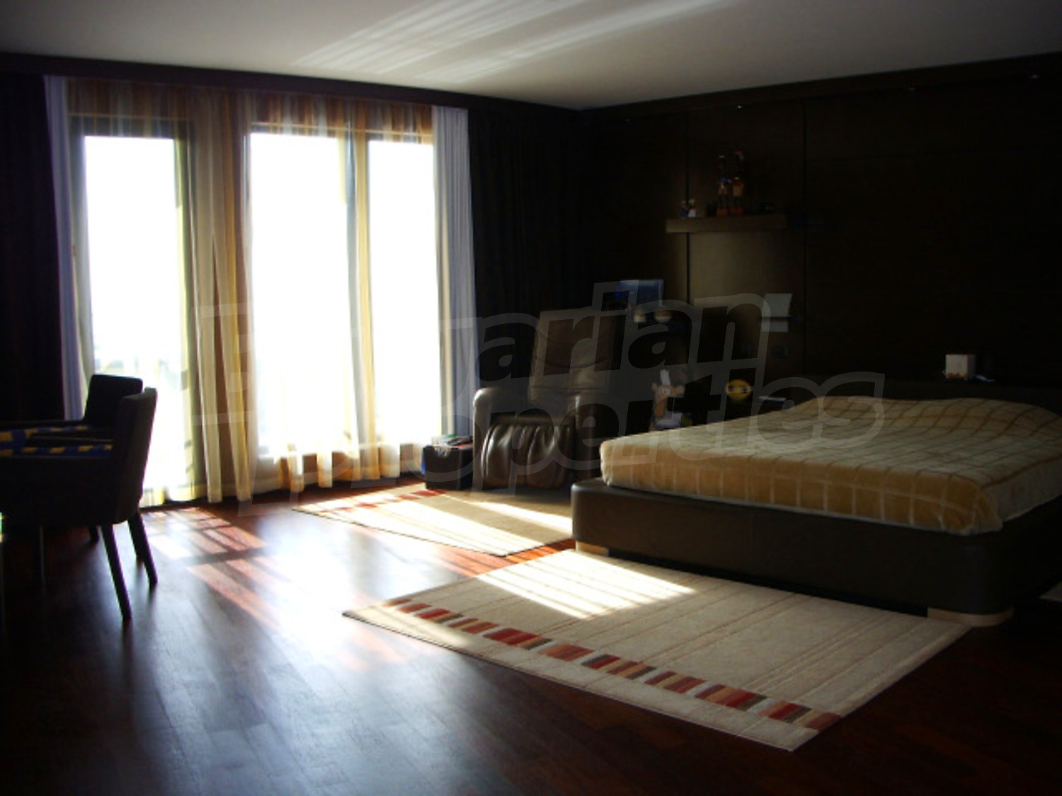 Gallery Picture 21