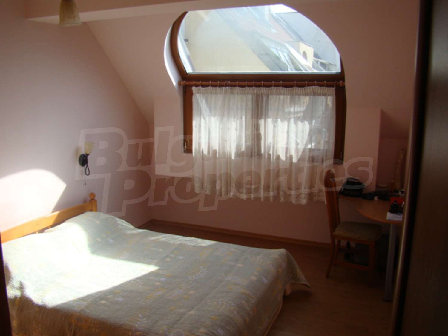 Gallery Picture 10