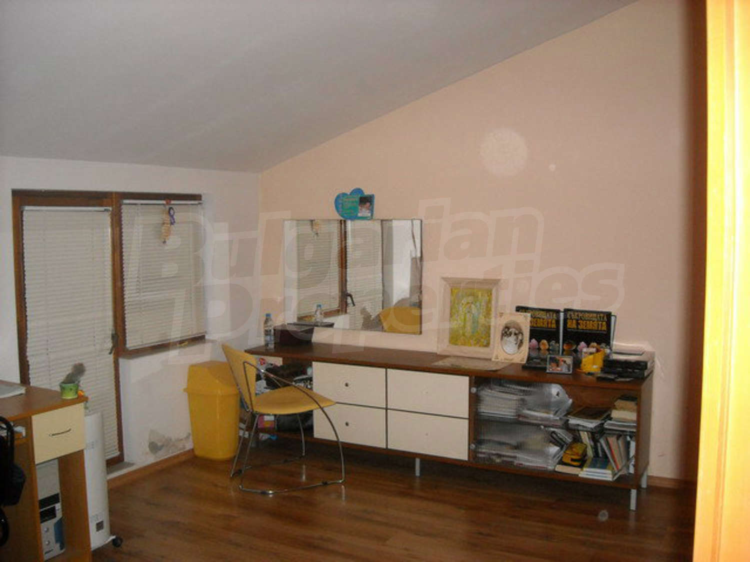 Gallery Picture 35
