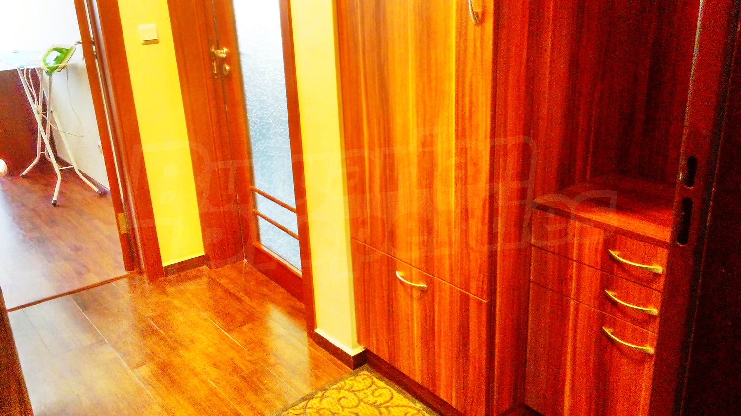 Gallery Picture 28