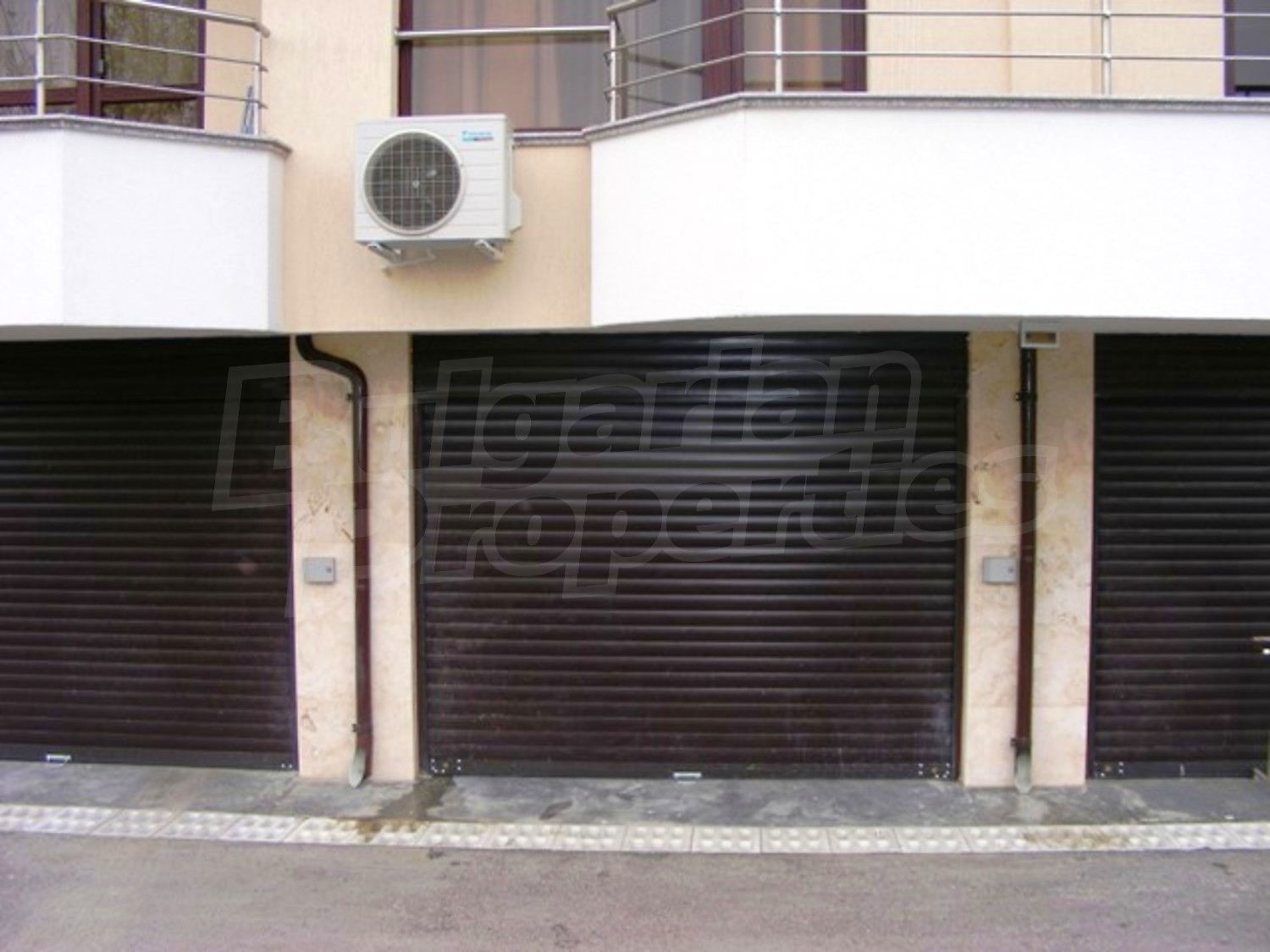 Gallery Picture 35