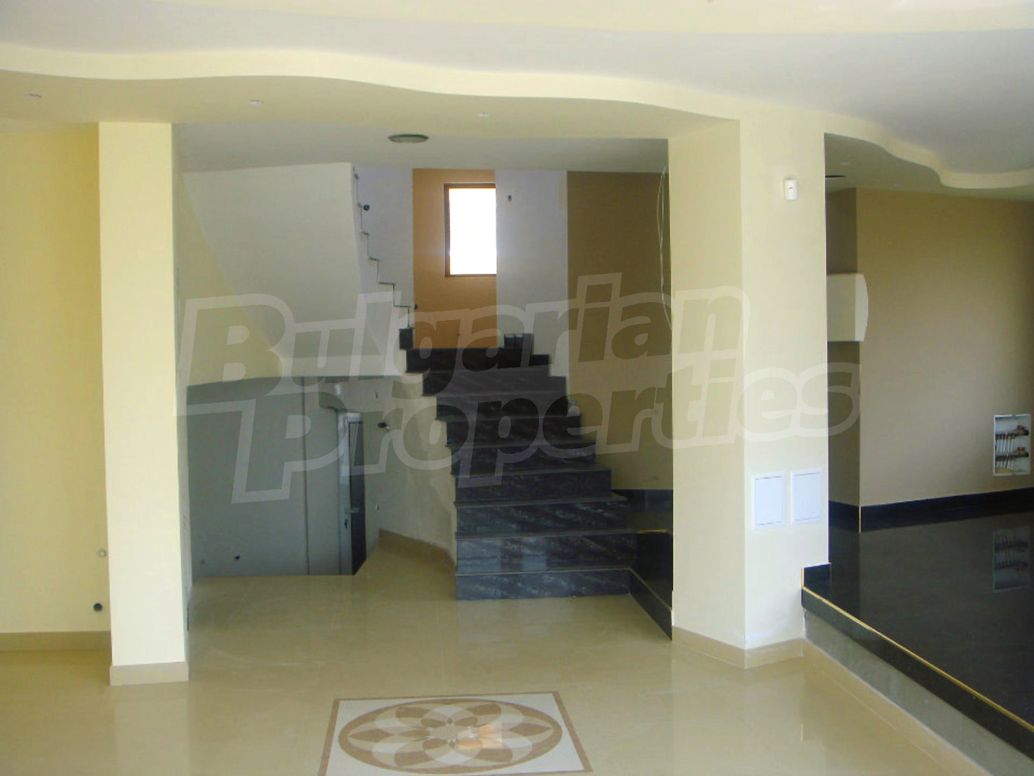 Gallery Picture 10