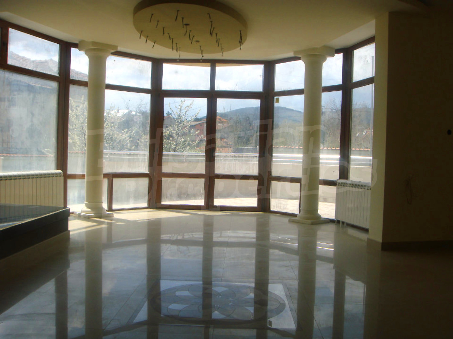 Gallery Picture 9