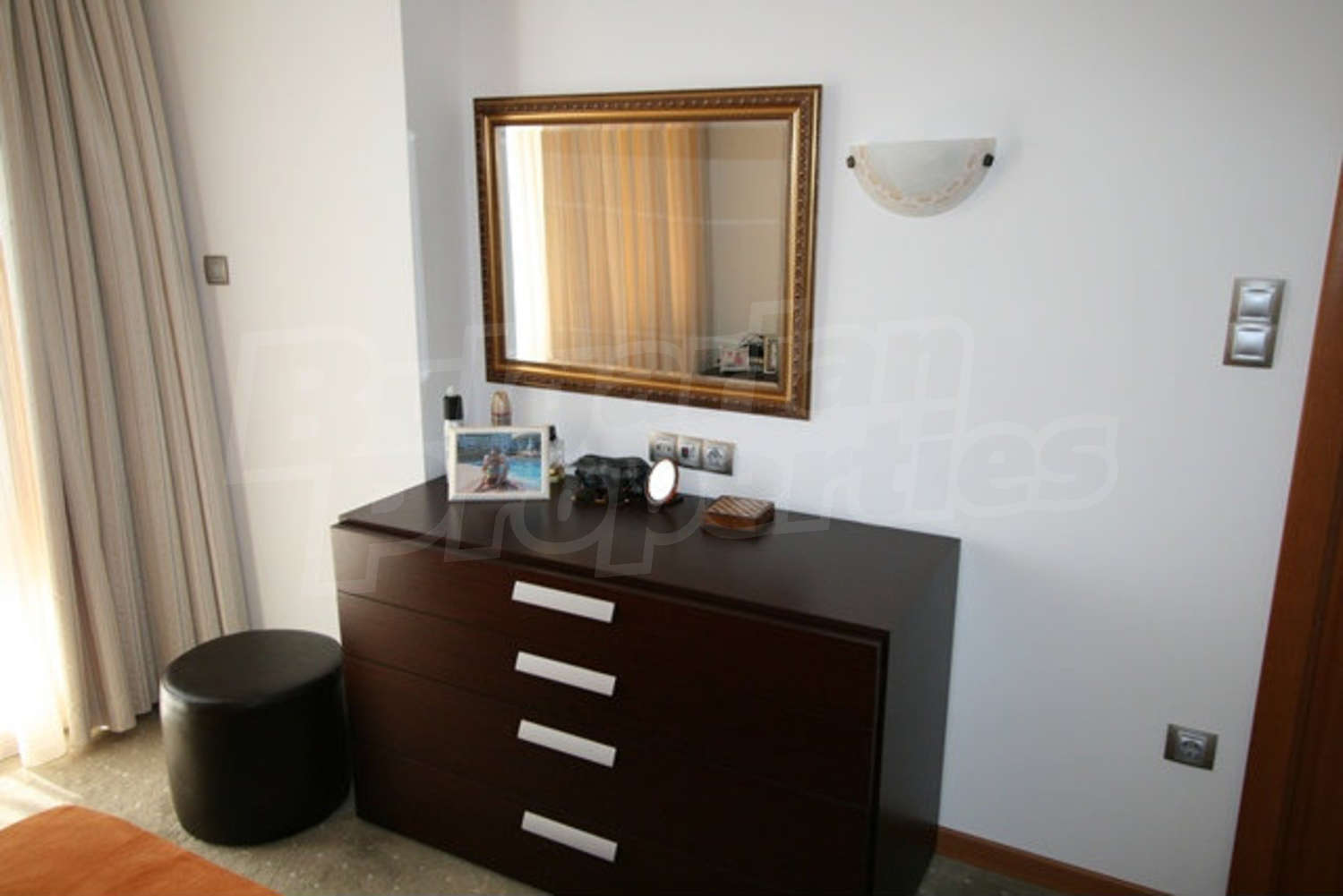 Gallery Picture 25