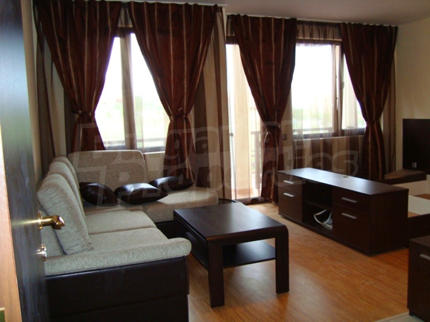 Gallery Picture 9