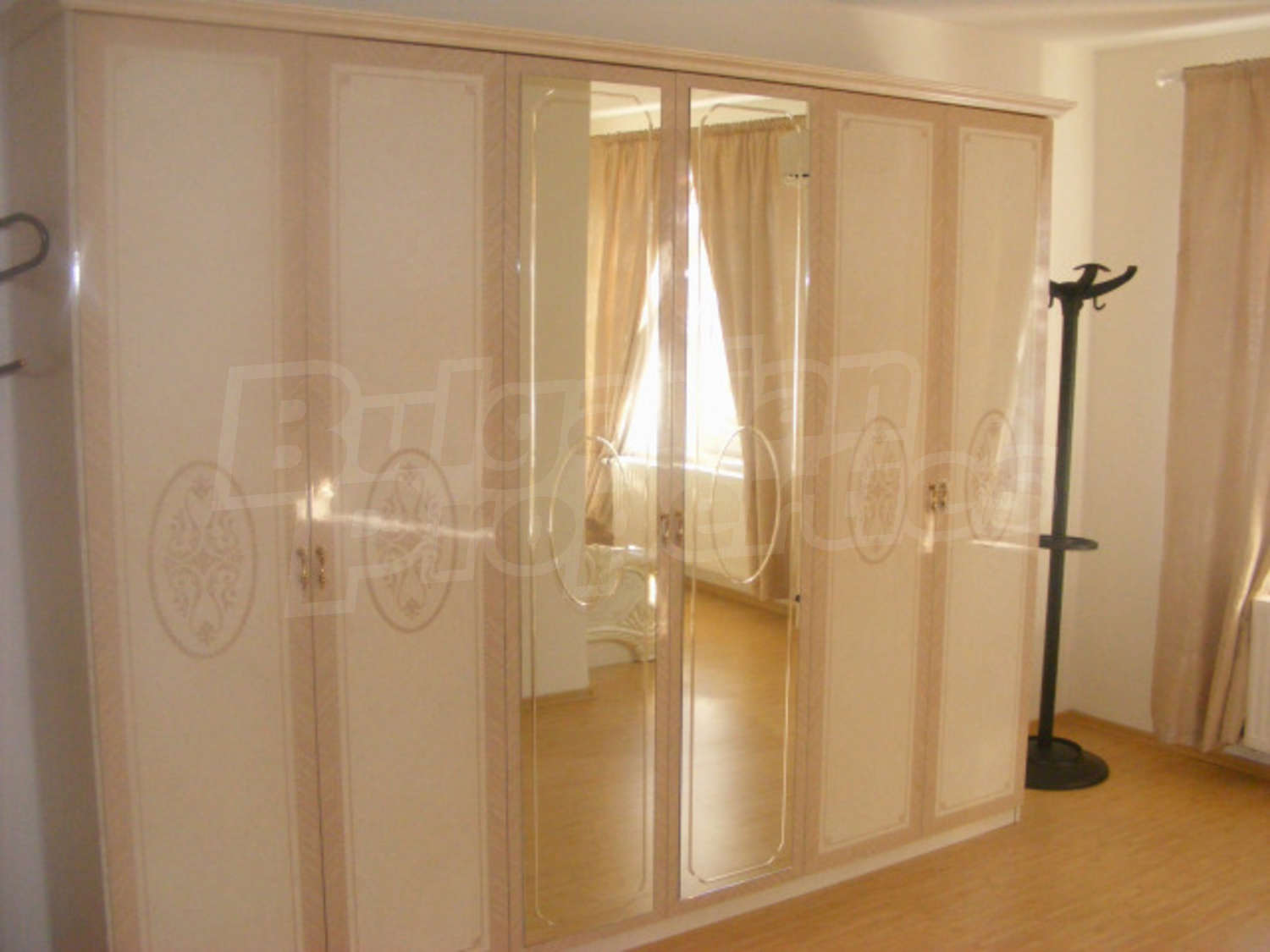 Gallery Picture 12