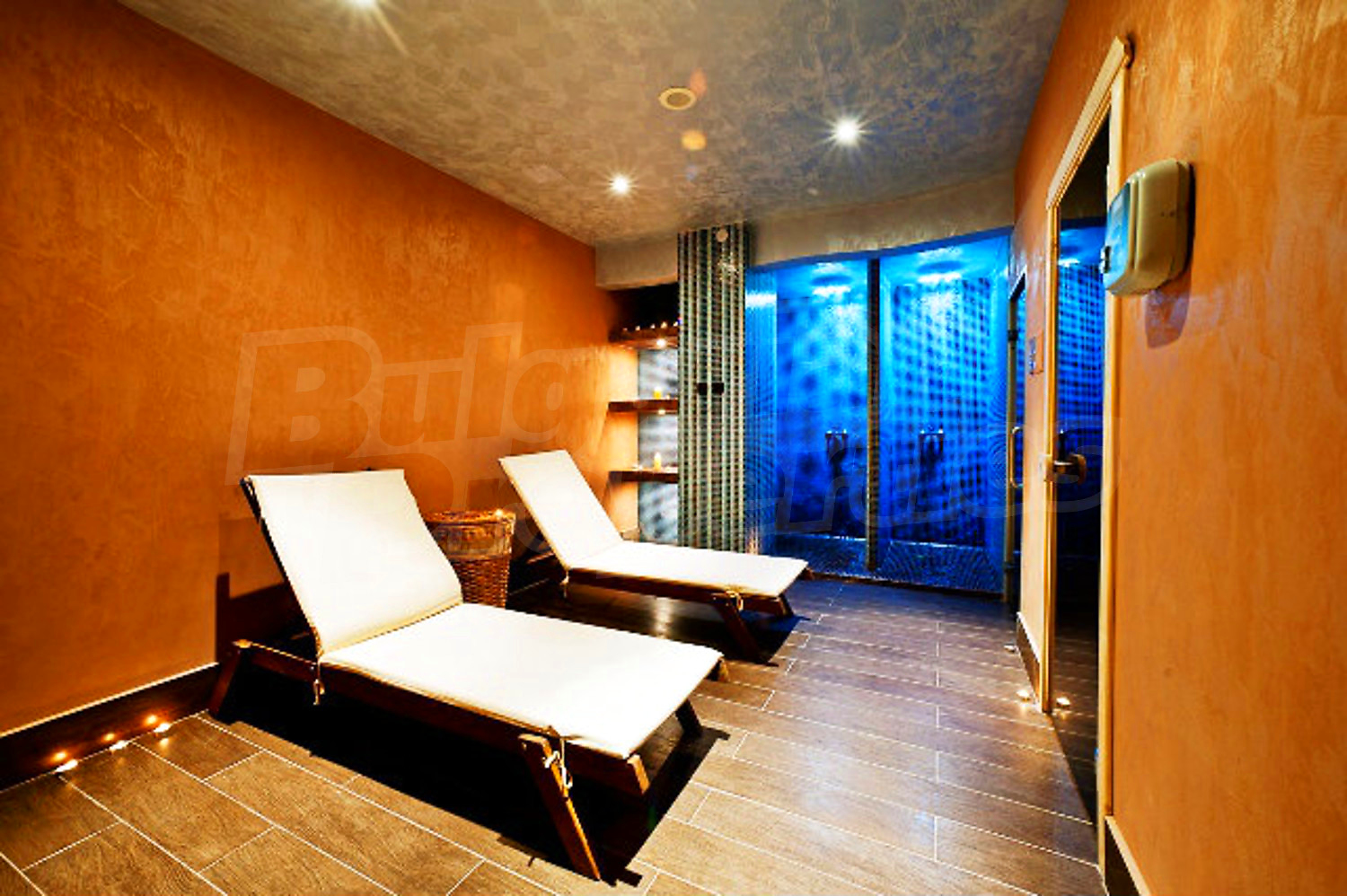 Gallery Picture 10