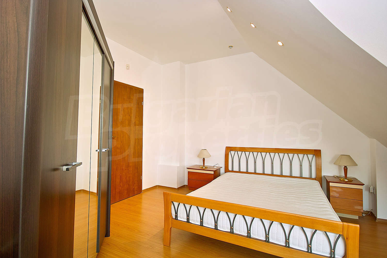 Gallery Picture 5