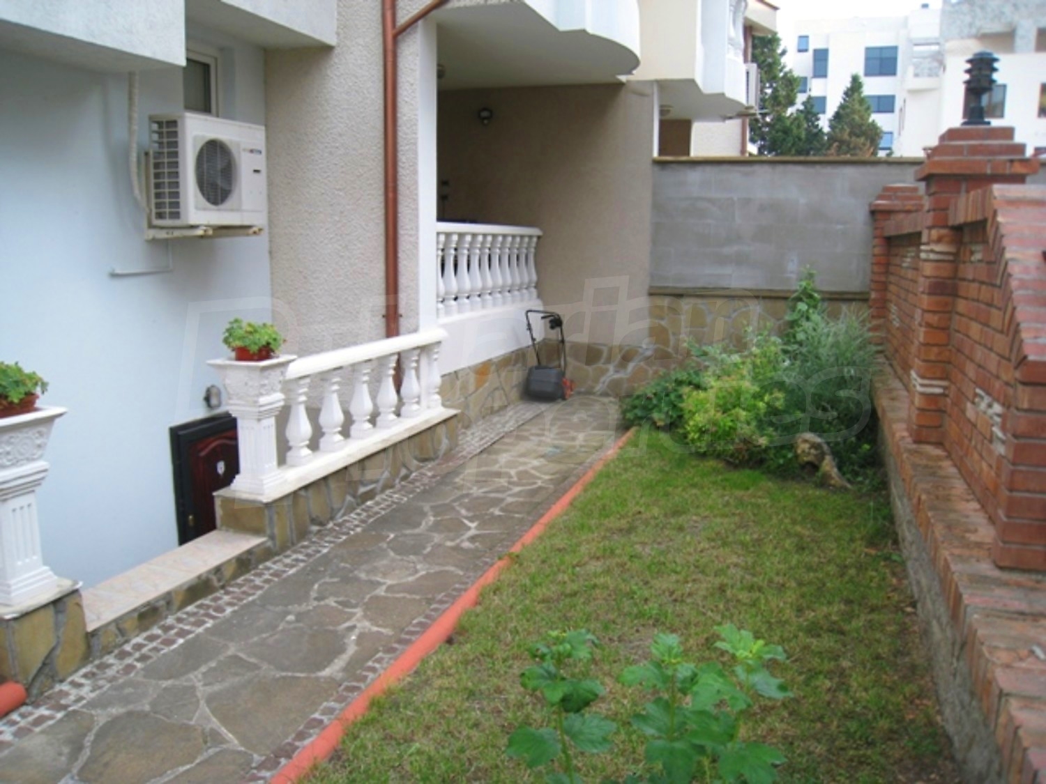 Gallery Picture 3