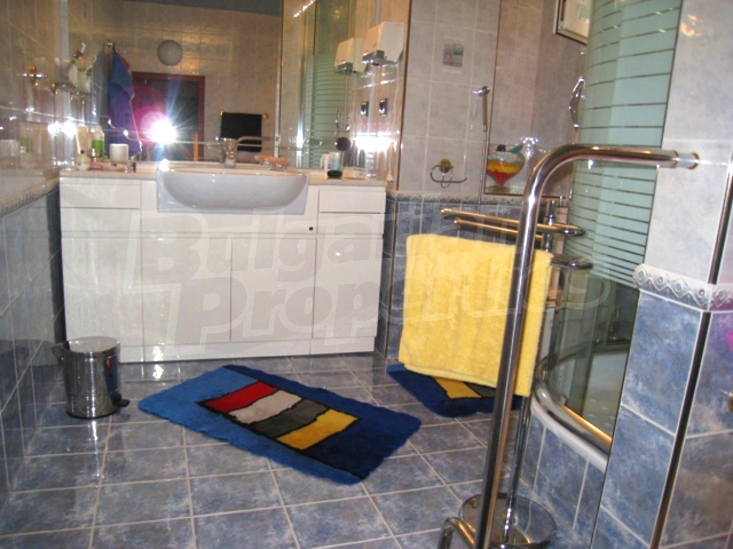 Gallery Picture 35