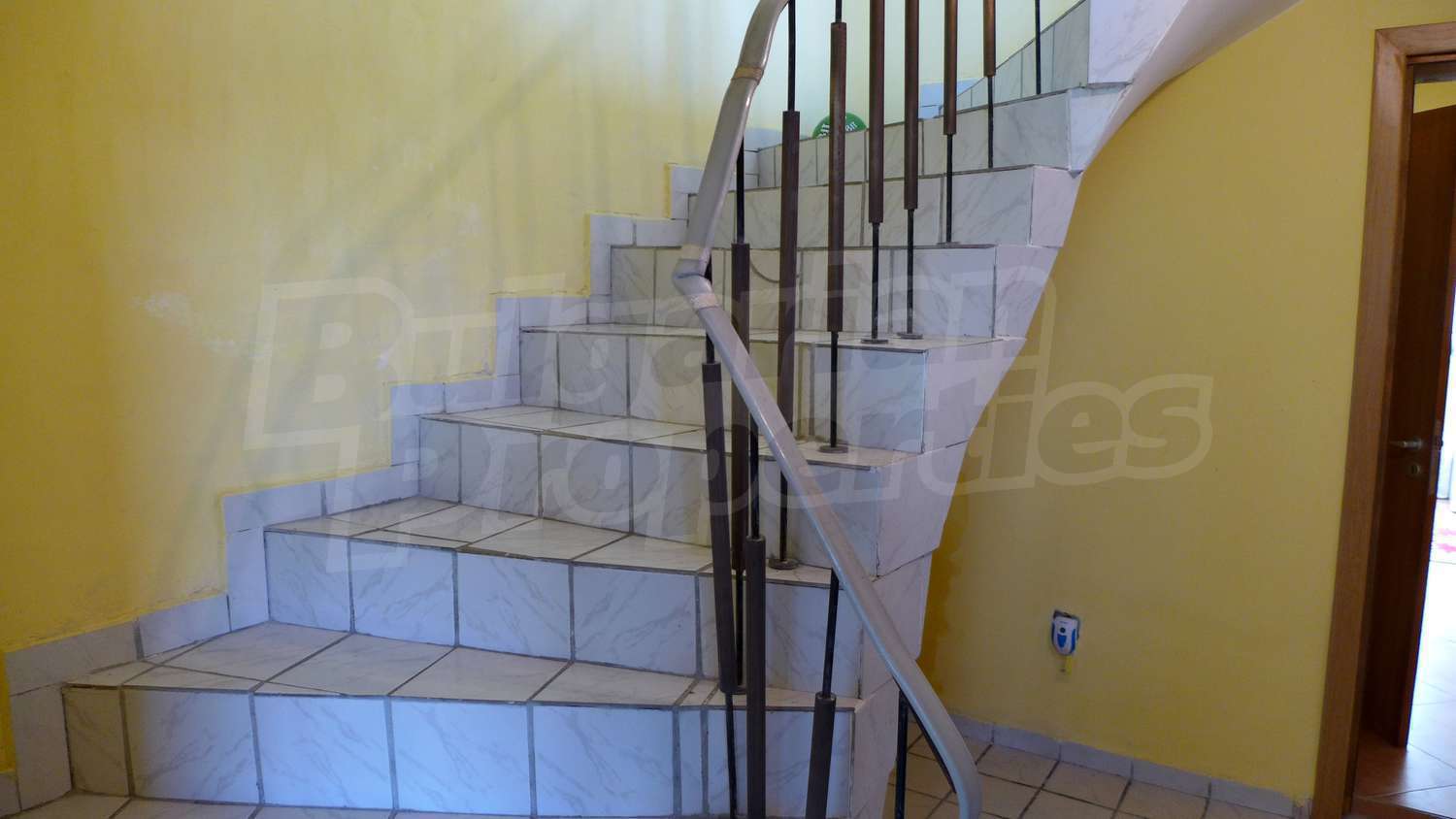 Gallery Picture 10