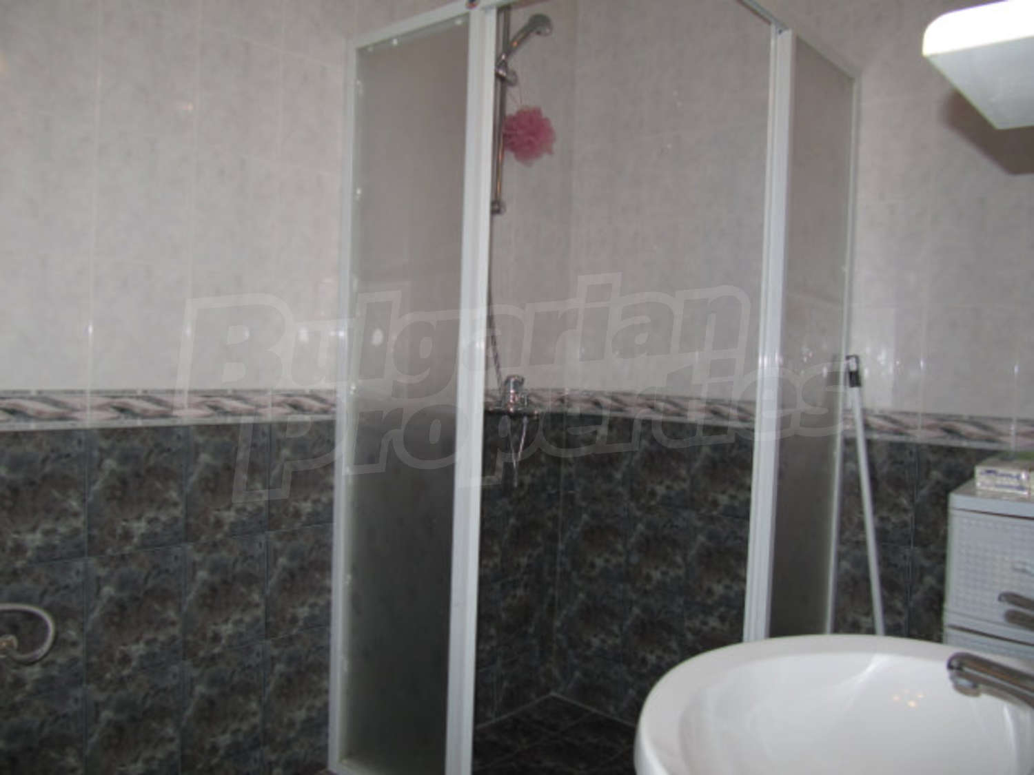 Gallery Picture 9