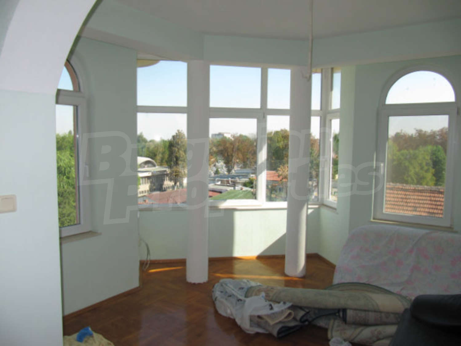 Gallery Picture 17