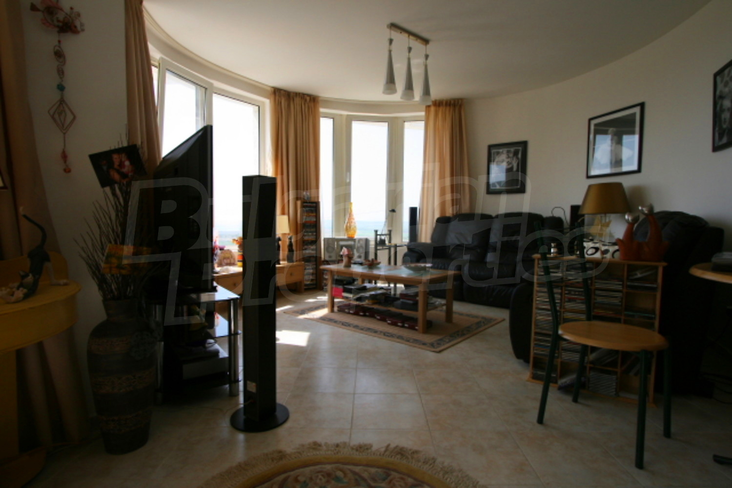 Gallery Picture 15