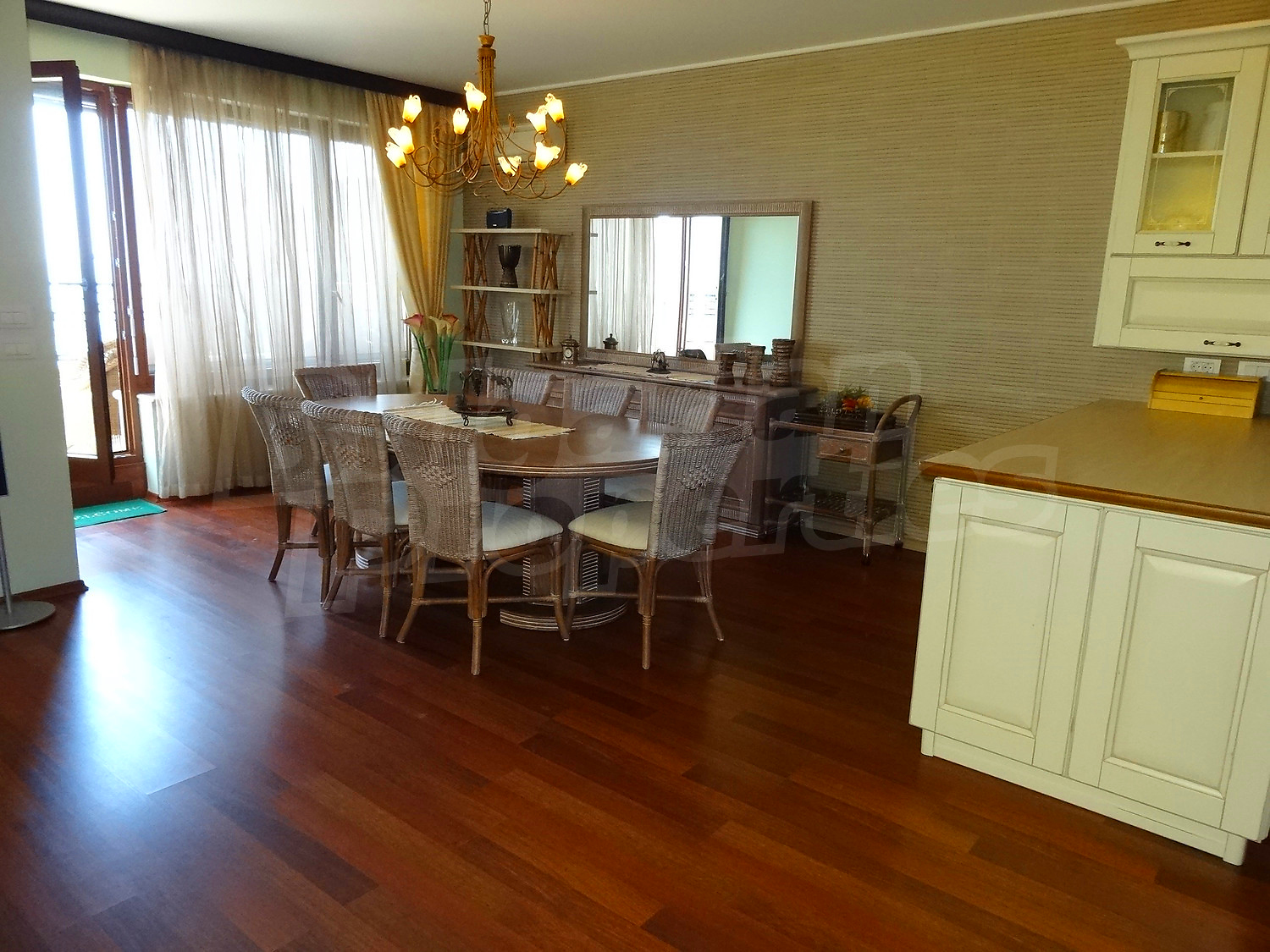 Gallery Picture 6
