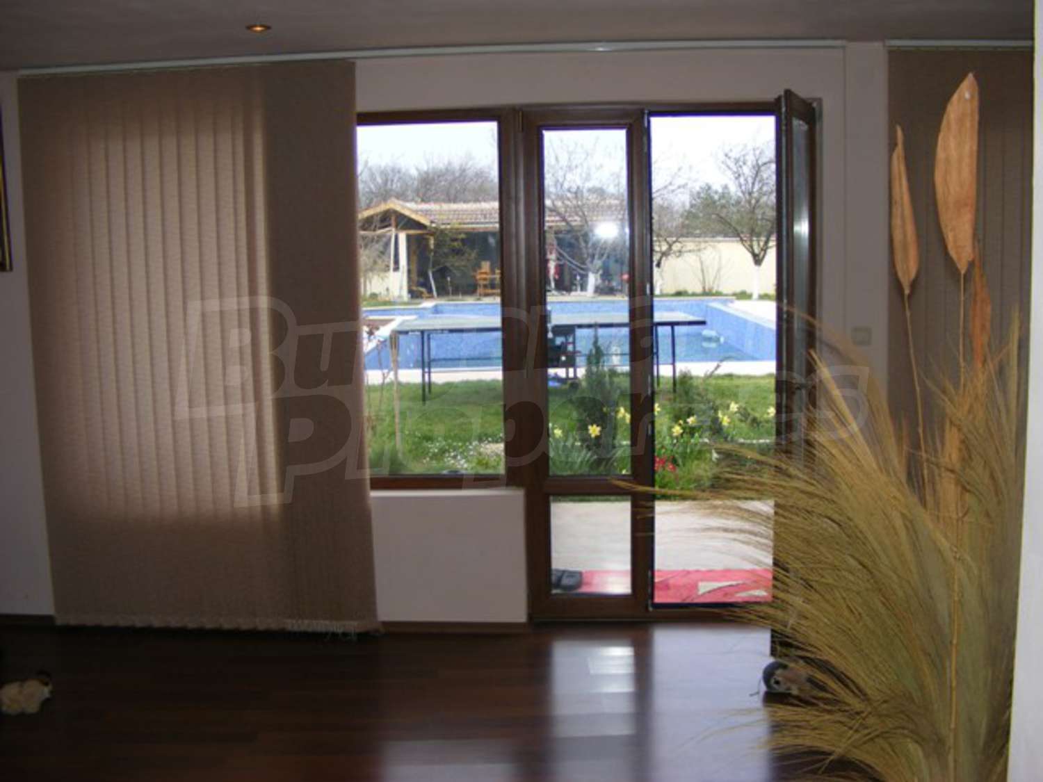 Gallery Picture 13