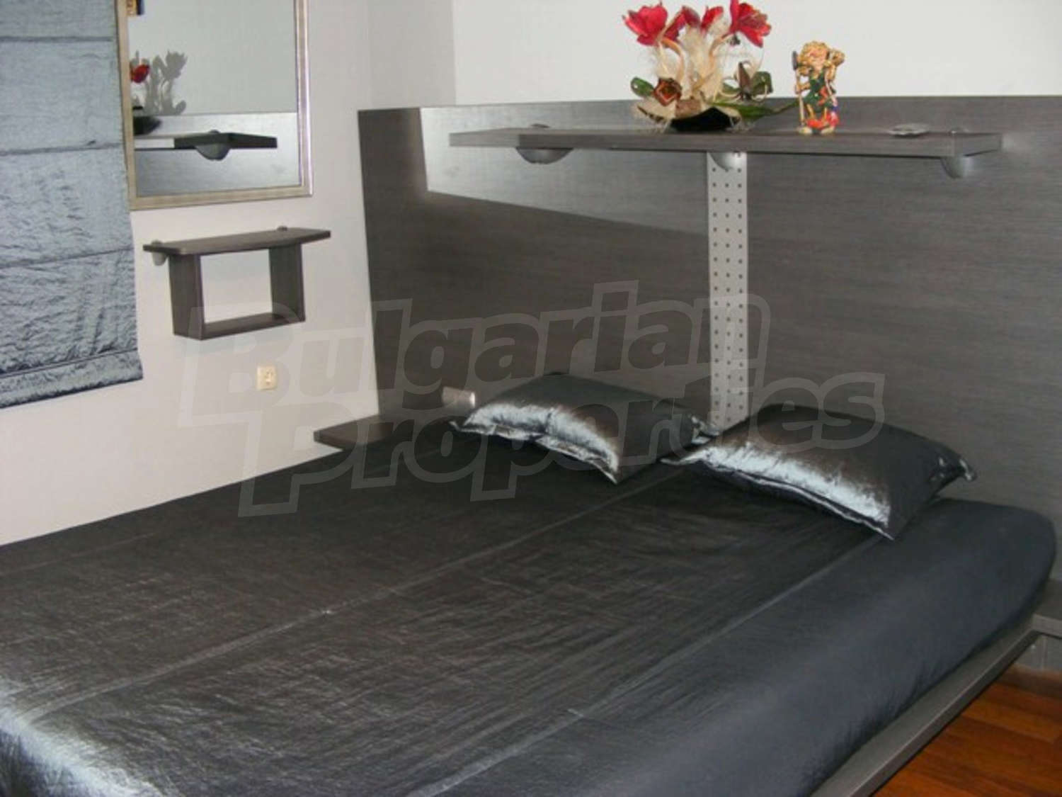 Gallery Picture 32