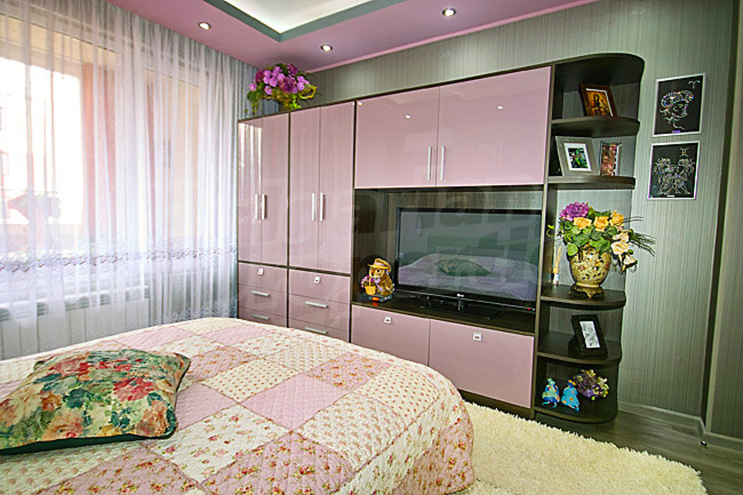 Gallery Picture 13