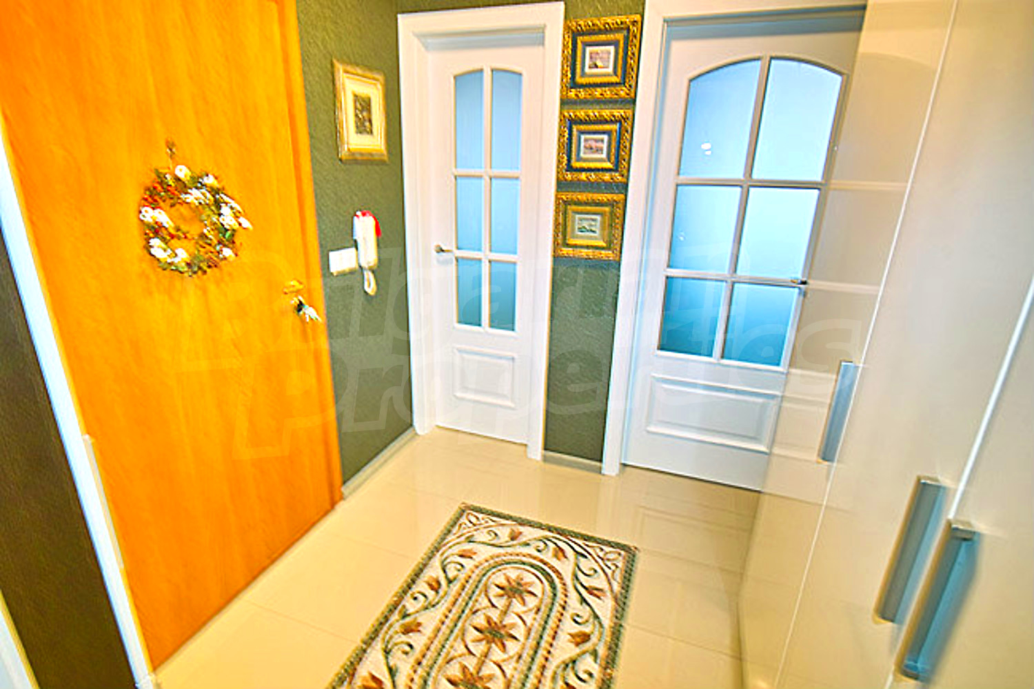 Gallery Picture 17