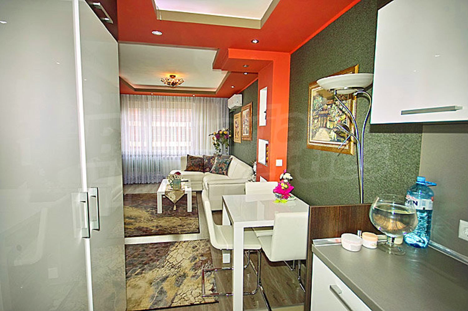 Gallery Picture 9
