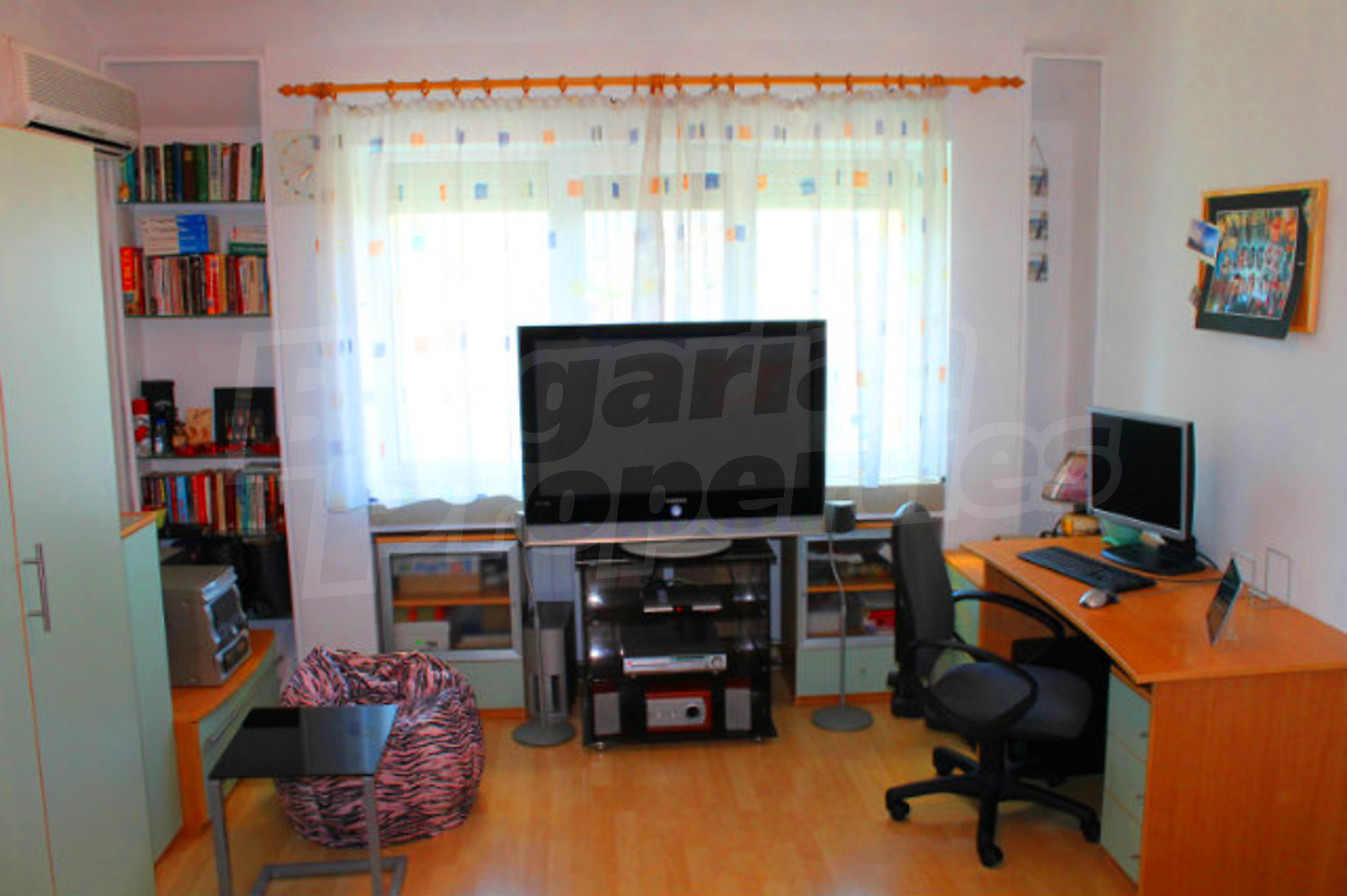 Gallery Picture 13