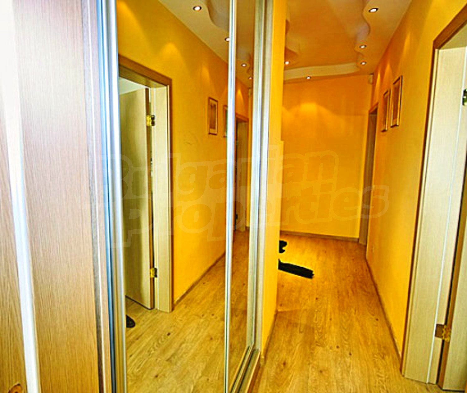 Gallery Picture 9
