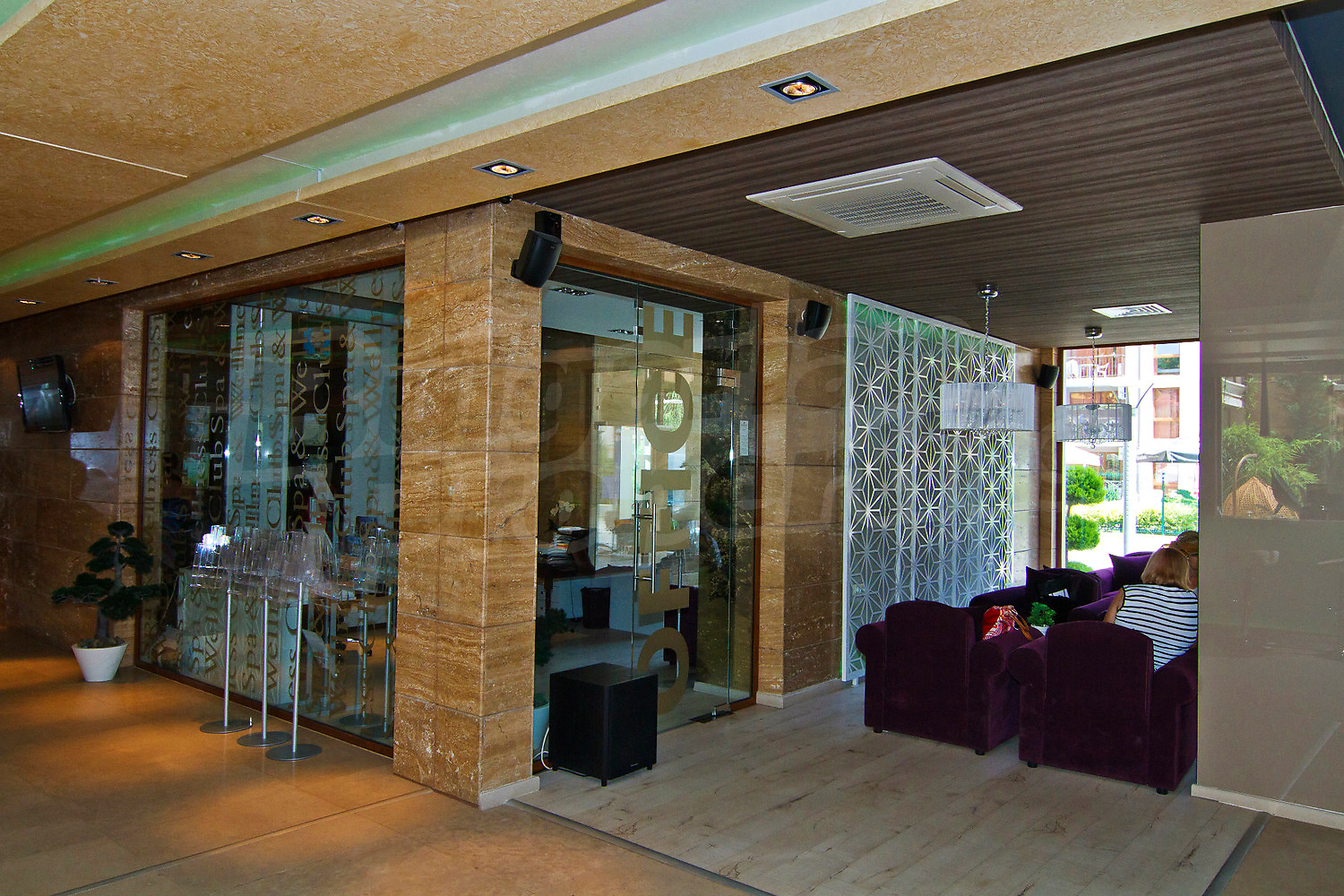 Gallery Picture 14