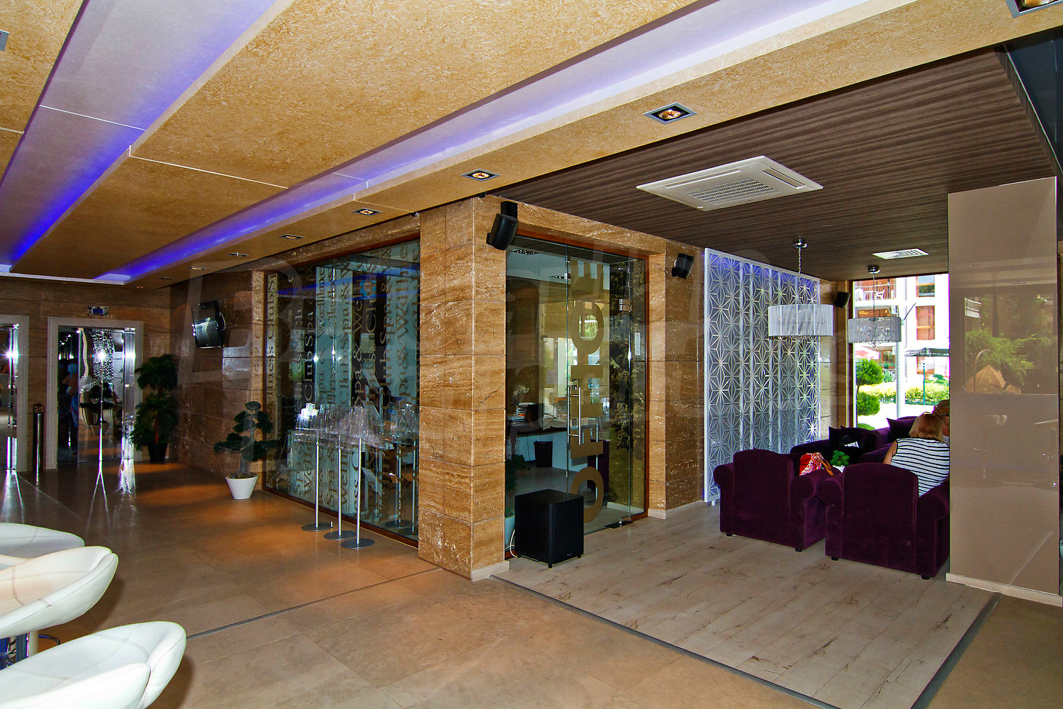 Gallery Picture 15