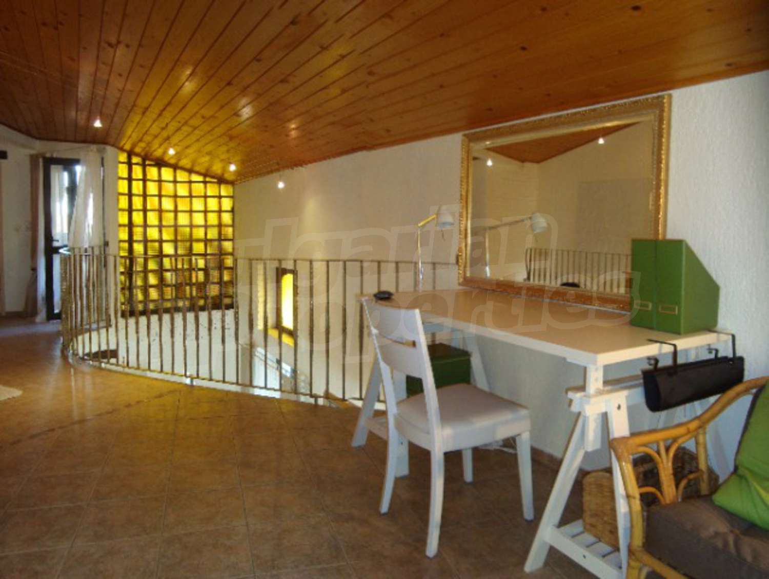 Gallery Picture 15