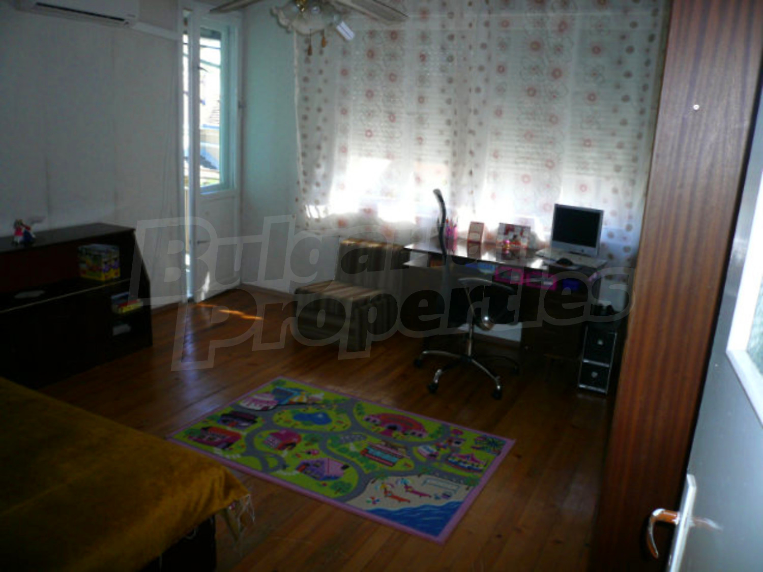 Gallery Picture 8