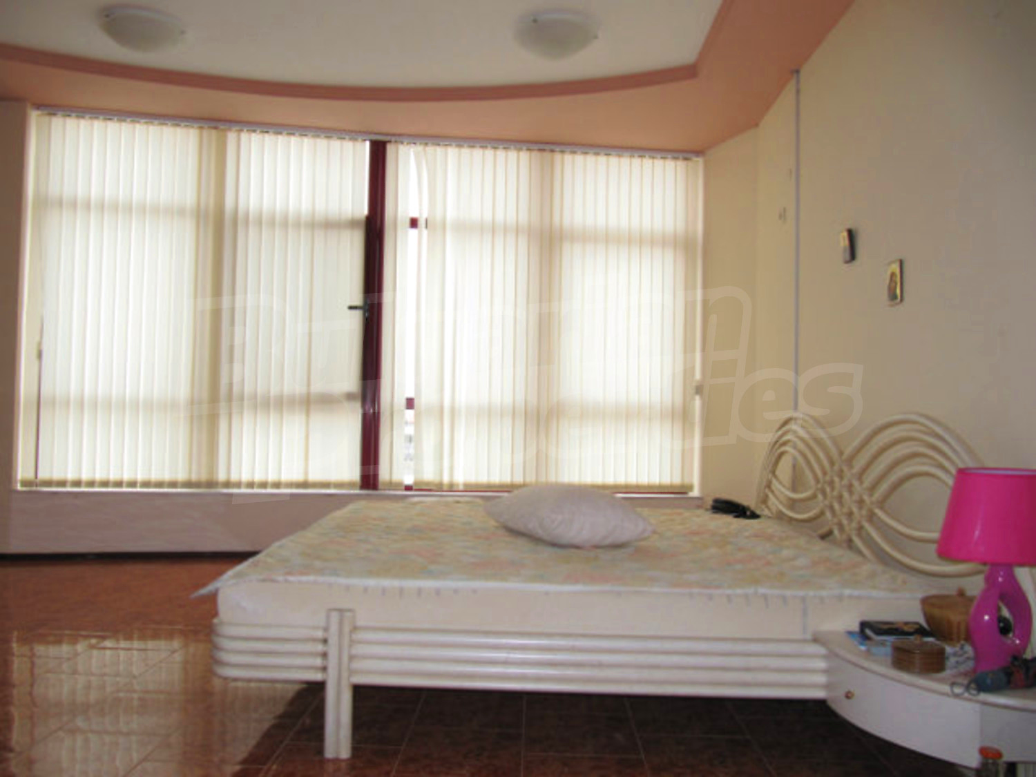 Gallery Picture 39