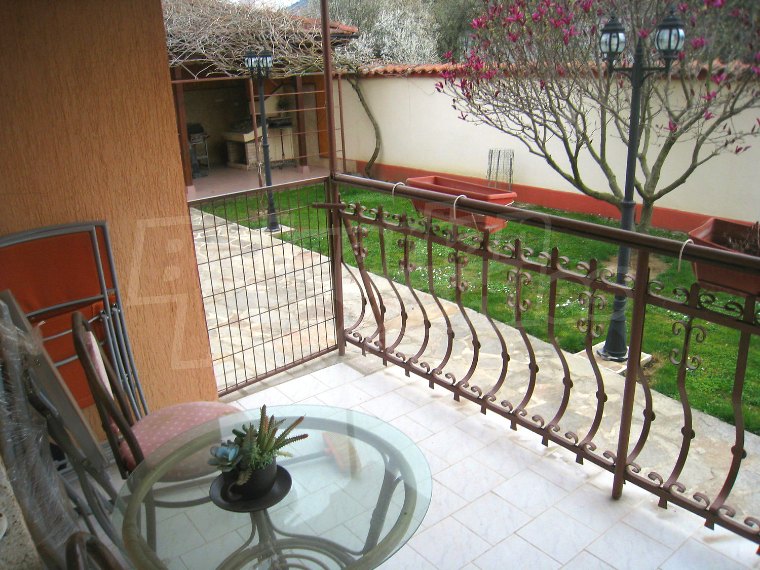 Gallery Picture 15