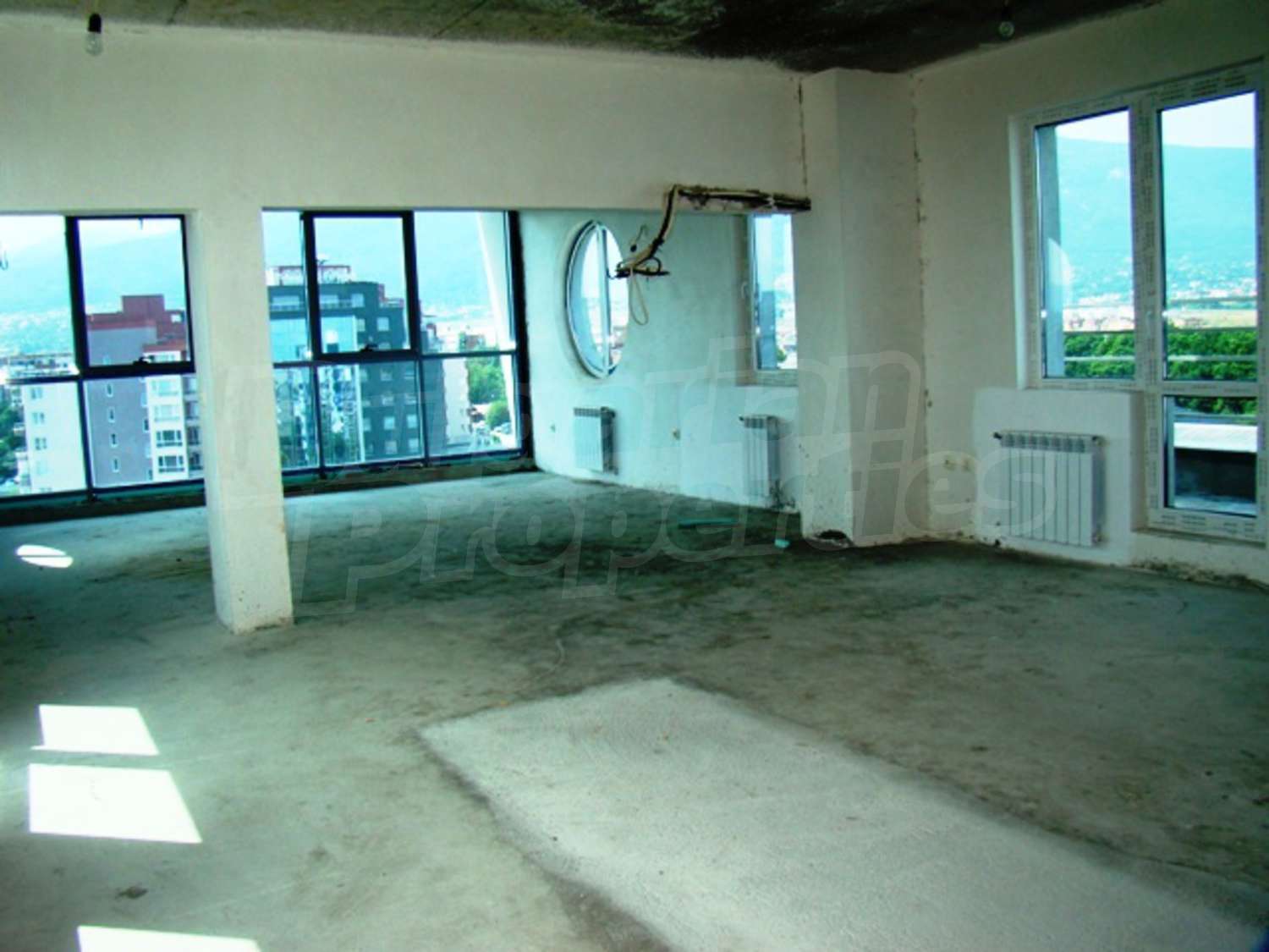 Gallery Picture 28