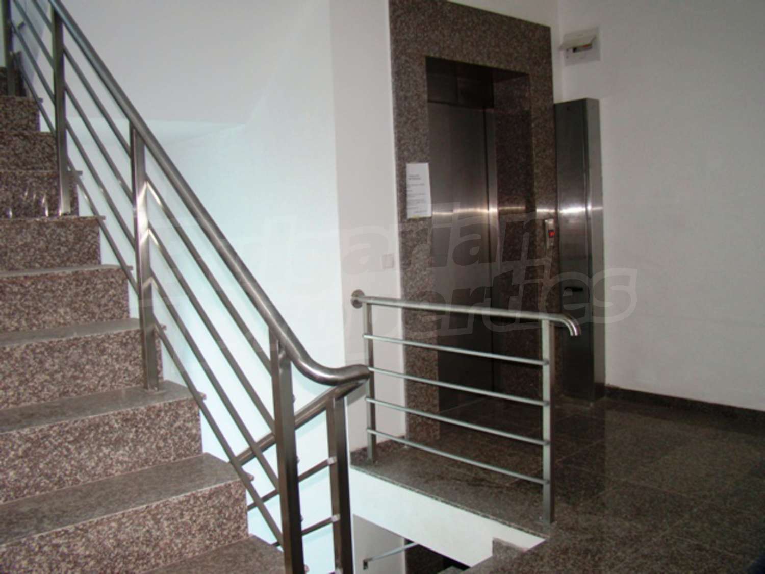 Gallery Picture 9