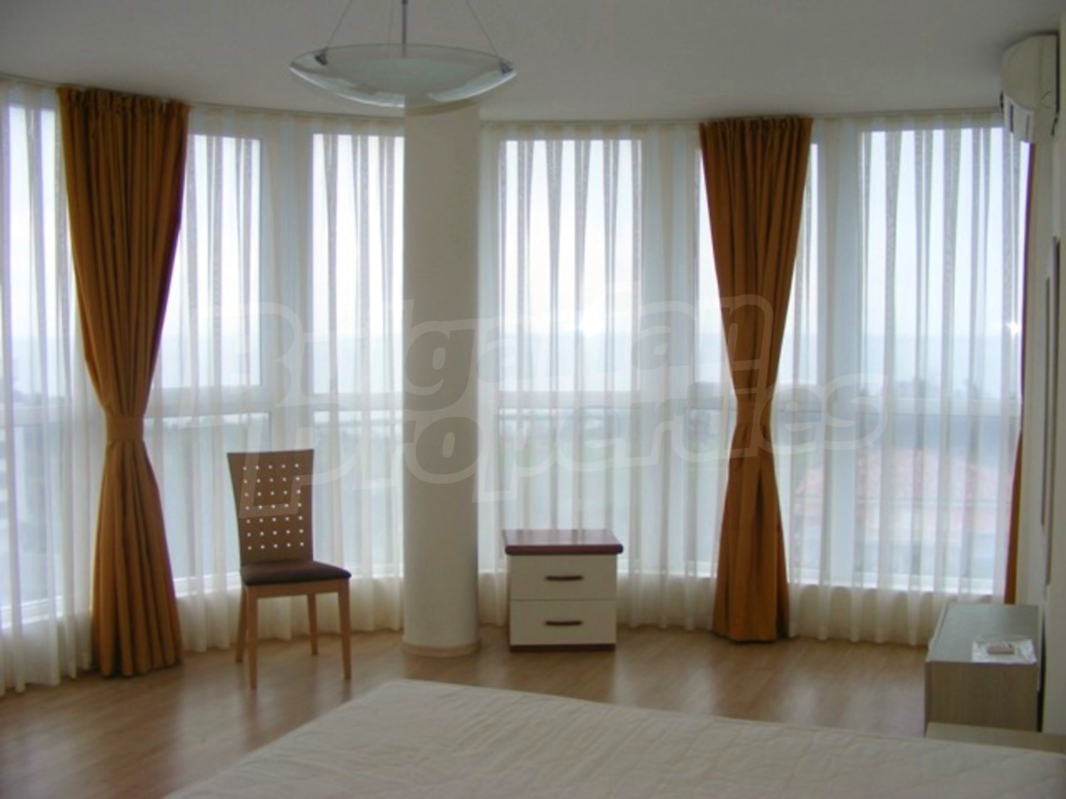 Gallery Picture 9